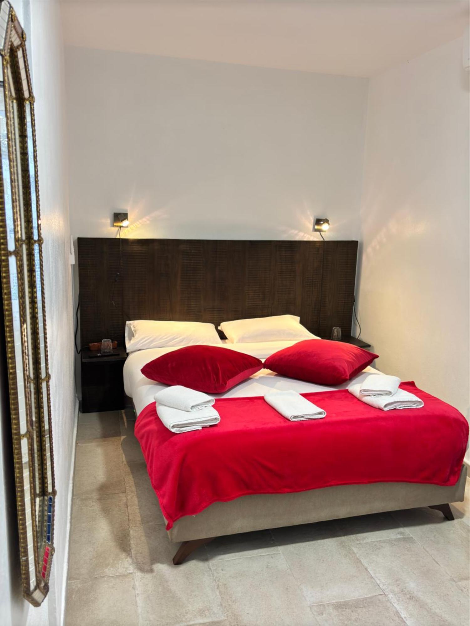 Shanti'S Andalusian Rooms Malaga Exterior photo